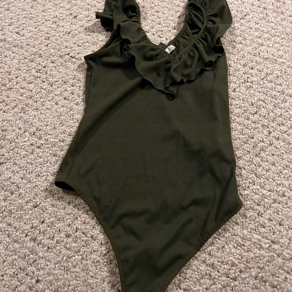 Bodysuits - Picture 2 of 3
